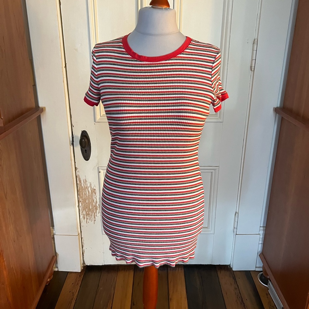 Stretchy cute little tshirt dress. Form fitting. Size XL, ModCloth. Gently used